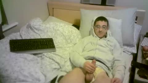 Snapshot of romson998181 chatting on 11, 3, 2026 romson998181 online show from 11, 3, 2026