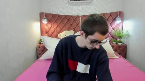 ronbevs online show from 9, 4, 2026