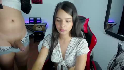 Snapshot of room_kitty chatting on 31, 10, 2025  MIA AND PAUL online show from 31, 10, 2025