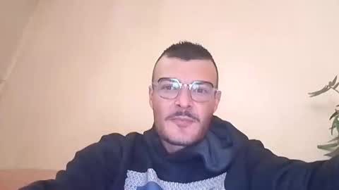 Snapshot of rootsrocco6985 chatting on 28, 10, 2025 rootsrocco6985 online show from 28, 10, 2025