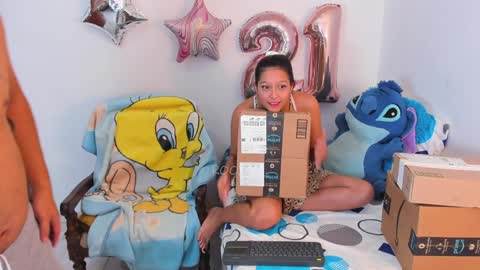 Snapshot of rooxxyy_ chatting on 18, 1, 2025    online show from 18, 1, 2025