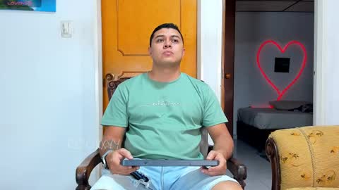 Snapshot of rooxxyy_ chatting on 22, 9, 2025    online show from 22, 9, 2025