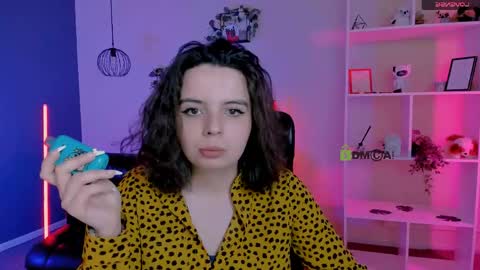 Snapshot of rosa_melt chatting on 6, 5, 2026 rosa_melt online show from 6, 5, 2026