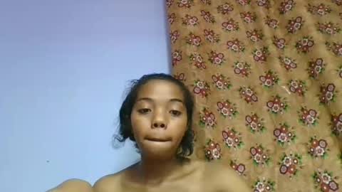 Snapshot of rosah225127 chatting on 22, 4, 2026 rosah225127 online show from 22, 4, 2026