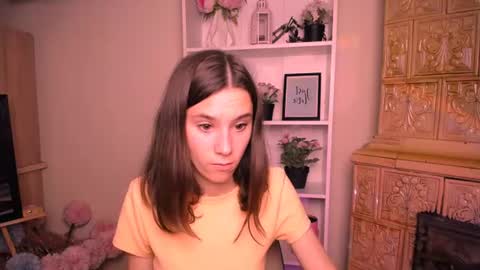 Snapshot of rosalais_ chatting on 25, 6, 2026 Rose online show from 25, 6, 2026