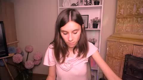 Snapshot of rosalais_ chatting on 14, 7, 2026 Rose online show from 14, 7, 2026