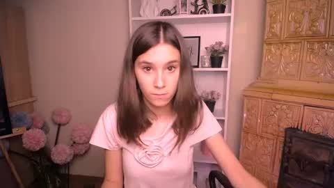 Snapshot of rosalais_ chatting on 15, 7, 2026 Rose online show from 15, 7, 2026
