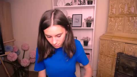 Snapshot of rosalais_ chatting on 18, 7, 2026 Rose online show from 18, 7, 2026