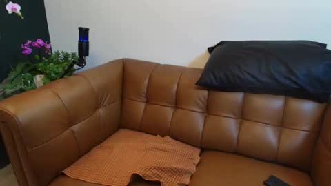 Rosalie Caine online show from 2, 3, 2026