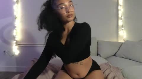 Snapshot of rosalinatoosexy chatting on 4, 4, 2026 Rosalina online show from 4, 4, 2026