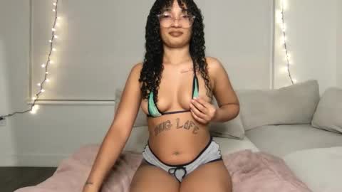 Snapshot of rosalinatoosexy chatting on 29, 4, 2026 Rosalina online show from 29, 4, 2026