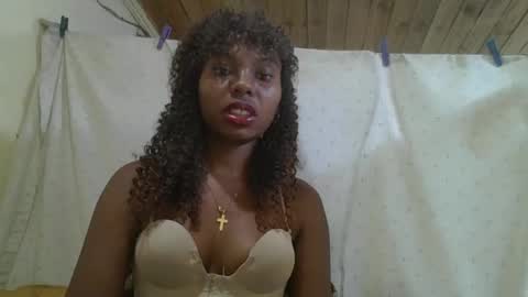 Snapshot of rosalinda933 chatting on 1, 6, 2026 Rosalinda online show from 1, 6, 2026