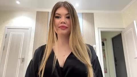 Snapshot of rosalynhouk chatting on 1, 3, 2026 Rosa online show from 1, 3, 2026