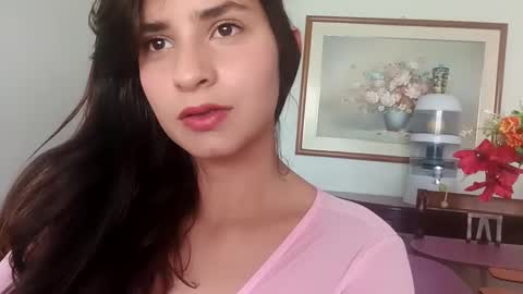 Snapshot of rosasvioletas chatting on 9, 10, 2025 rosasvioletas online show from 9, 10, 2025