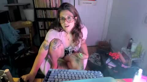 Snapshot of rose257044 chatting on 19, 9, 2025 rose257044 online show from 19, 9, 2025