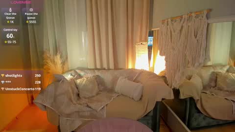 Snapshot of rose_charming_ chatting on 27, 2, 2025 Rose online show from 27, 2, 2025