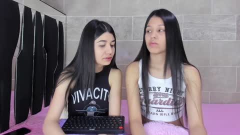 Rose y Miah online show from 4, 1, 2025