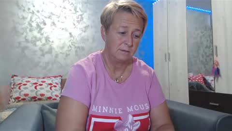 Lovepinklilly online show from 24, 1, 2025