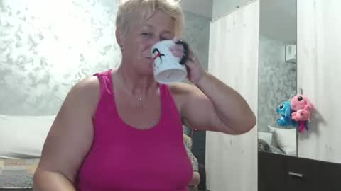 Lovepinklilly online show from 13, 9, 2025