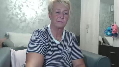 Lovepinklilly online show from 18, 9, 2025