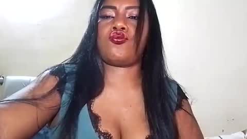 Snapshot of rosmerynava chatting on 13, 10, 2025 rosmerynavarro online show from 13, 10, 2025