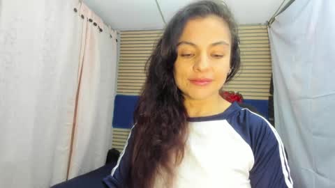 Snapshot of rosse_25 chatting on 29, 4, 2026 Would you like to help me with supplementation and sports suits so I can compete in powerlifting online show from 29, 4, 2026