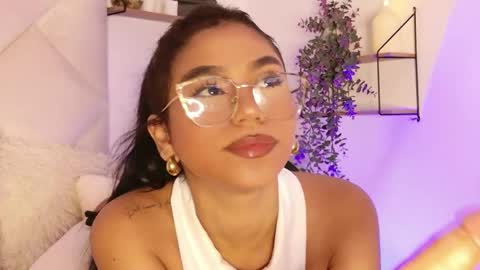 Snapshot of rossie_taylor chatting on 29, 5, 2026 rossie online show from 29, 5, 2026