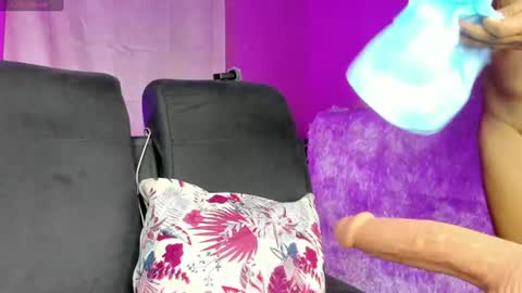 Snapshot of rossluu chatting on 15, 7, 2026 rossluu online show from 15, 7, 2026