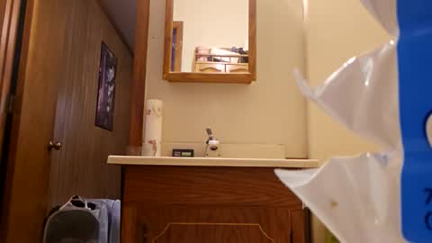 Snapshot of rosvelly8 chatting on 13, 11, 2025 rosvelly8 online show from 13, 11, 2025