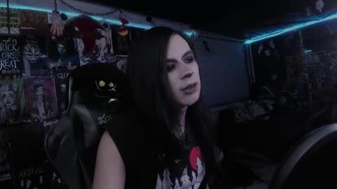 Snapshot of rotten_dreams chatting on 4, 11, 2025 rot online show from 4, 11, 2025