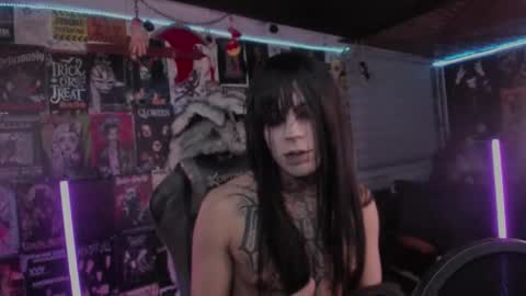 Snapshot of rotten_dreams chatting on 23, 3, 2026 rot online show from 23, 3, 2026