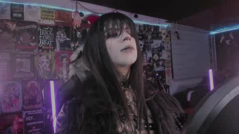 Snapshot of rotten_dreams chatting on 7, 4, 2026 rot online show from 7, 4, 2026