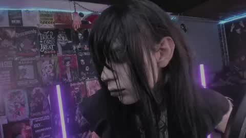 Snapshot of rotten_dreams chatting on 13, 4, 2026 rot online show from 13, 4, 2026