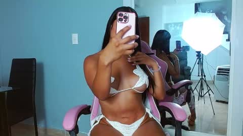 Snapshot of rousebonnett chatting on 1, 2, 2025 ROUSE online show from 1, 2, 2025