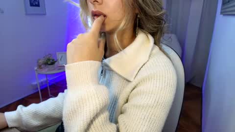 Snapshot of rousee_v chatting on 19, 1, 2026 Rousee online show from 19, 1, 2026