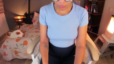 Rouss marie henao  online show from 10, 9, 2025