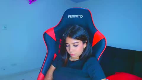 rousse_violet online show from 10, 9, 2025