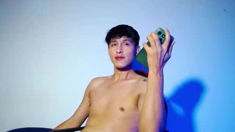 rowanboy23 online show from 9, 11, 2025