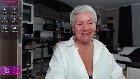 Snapshot of roxana_brooks chatting on 1, 2, 2026 Roxana online show from 1, 2, 2026