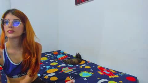 Snapshot of roxanajames__ chatting on 7, 6, 2026 roxy online show from 7, 6, 2026