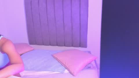 Roxane online show from 5, 12, 2025