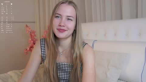 Snapshot of roxanelan chatting on 1, 10, 2025 Anna Lokiss online show from 1, 10, 2025