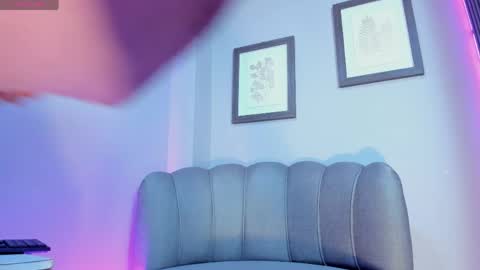 Snapshot of roxanna_moore2 chatting on 16, 5, 2026 Roxanna online show from 16, 5, 2026