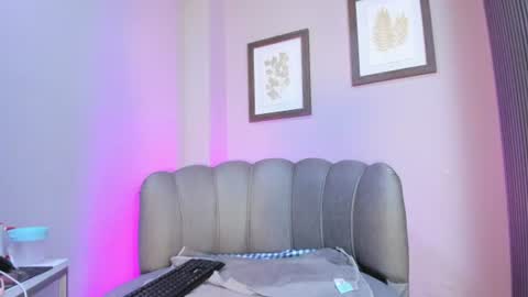 Snapshot of roxanna_moore2 chatting on 29, 6, 2026 Roxanna online show from 29, 6, 2026