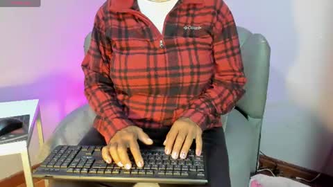 Snapshot of roxanna_moore2 chatting on 1, 7, 2026 Roxanna online show from 1, 7, 2026