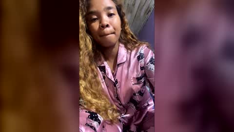 roxanne_98 online show from 6, 4, 2026