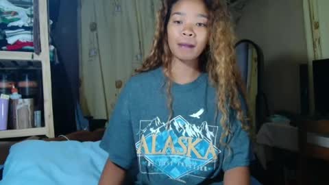 Snapshot of roxanne_98 chatting on 23, 4, 2026 roxanne_98 online show from 23, 4, 2026