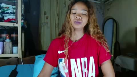 Snapshot of roxanne_98 chatting on 24, 4, 2026 roxanne_98 online show from 24, 4, 2026