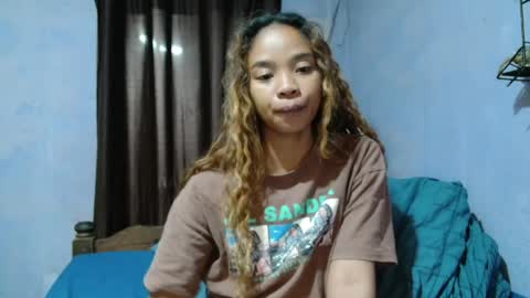 Snapshot of roxanne_98 chatting on 6, 5, 2026 roxanne_98 online show from 6, 5, 2026