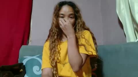 Snapshot of roxanne_98 chatting on 7, 5, 2026 roxanne_98 online show from 7, 5, 2026